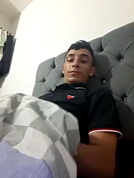 Snapshot of merycrism chatting on 12.05.25 merycrism online show from 12.05.25