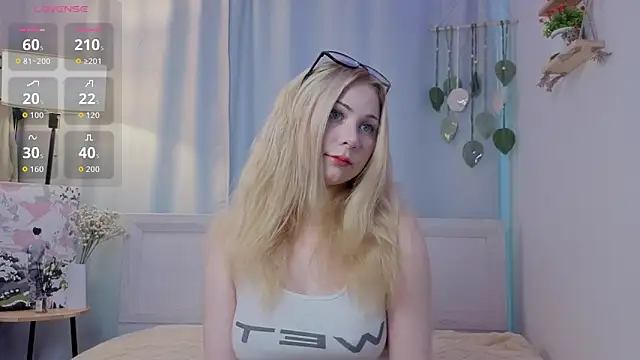 Snapshot of kaity_berry chatting on 01.09.26 kaity berry online show from 01.09.26