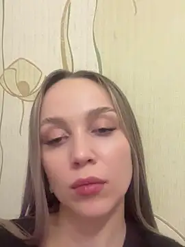 AnnaRow online show from 12.14.25