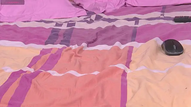 KendallVelvet online show from 04.15.26