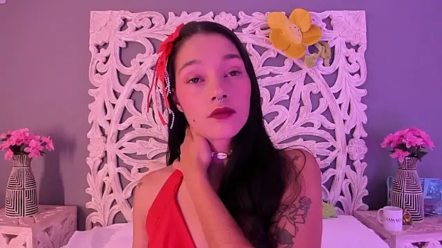 Snapshot of loraineblake chatting on 01.11.26 loraineblake online show from 01.11.26