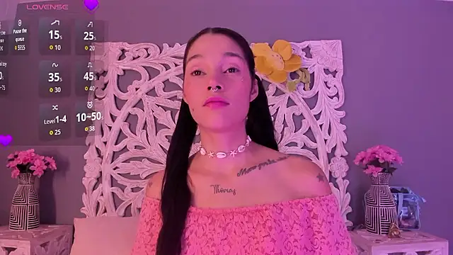 Snapshot of loraineblake chatting on 01.13.26 loraineblake online show from 01.13.26