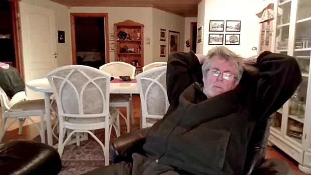 Mortimer Orawan online show from 03.18.26