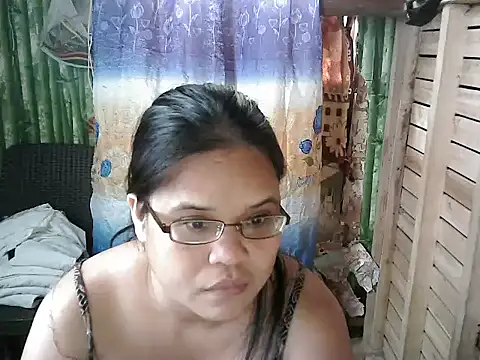 Snapshot of Hotty_babe23 chatting on 04.21.26 Hotty babe23 online show from 04.21.26