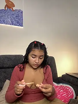 ladulcemary  online show from 02.21.26