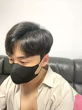 Snapshot of kimze7 chatting on 12.21.25 kimze7 online show from 12.21.25