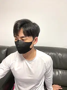 Snapshot of kimze7 chatting on 12.22.25 kimze7 online show from 12.22.25