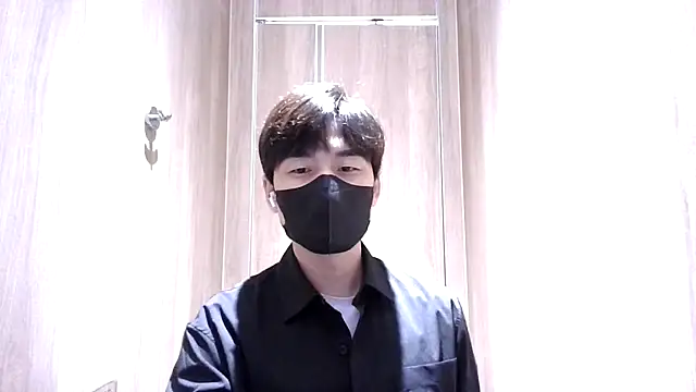 Snapshot of kimze7 chatting on 01.13.26 kimze7 online show from 01.13.26