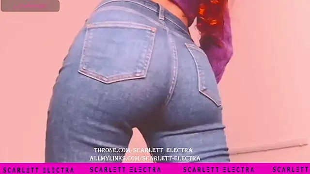 Snapshot of Scarlett_Electra chatting on 01.08.26 Scarlett Electra online show from 01.08.26