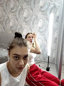 Snapshot of findwayout chatting on 01.08.26 findwayout online show from 01.08.26