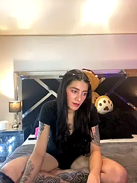 Snapshot of Moon_Magic666 chatting on 12.20.25 Moon Magic666 online show from 12.20.25