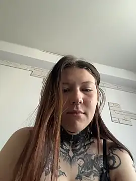Snapshot of FionaMurr chatting on 06.23.26 FionaMurr online show from 06.23.26