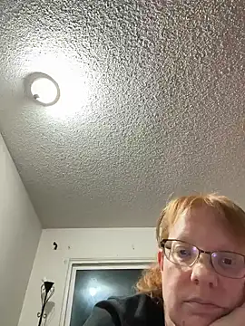 Snapshot of Lenaravenswood chatting on 02.13.26 Lenaravenswood online show from 02.13.26