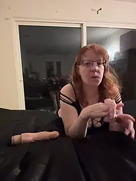 Snapshot of Lenaravenswood chatting on 02.20.26 Lenaravenswood online show from 02.20.26