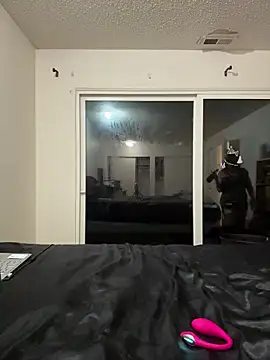 Snapshot of Lenaravenswood chatting on 02.22.26 Lenaravenswood online show from 02.22.26