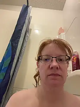 Snapshot of Lenaravenswood chatting on 02.25.26 Lenaravenswood online show from 02.25.26