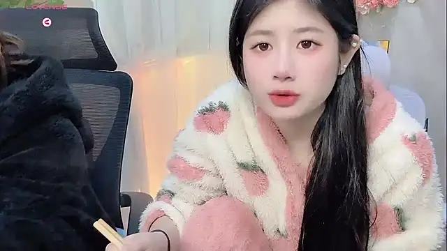 Yvonne-07 online show from 12.22.25