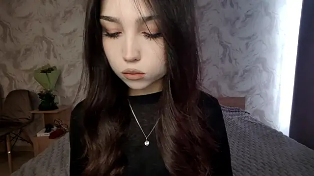 Snapshot of Qwami_Amie chatting on 04.13.26 Qwami Amie online show from 04.13.26