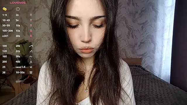 Snapshot of Qwami_Amie chatting on 04.14.26 Qwami Amie online show from 04.14.26