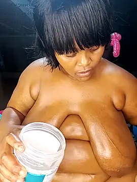 Snapshot of ChoklitBerryXX chatting on 03.11.26 ChoklitBerryXX online show from 03.11.26