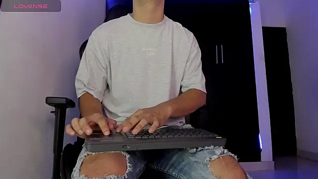 Liam Mateo online show from 04.02.26