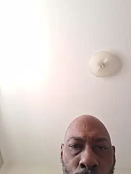 Snapshot of Rizzle9800 chatting on 12.15.25 Rizzle9800 online show from 12.15.25