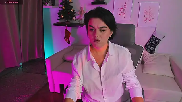 Sofia Fisher online show from 12.16.25