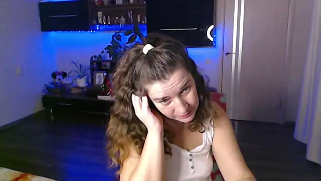 SofiaBoone online show from 12.18.25