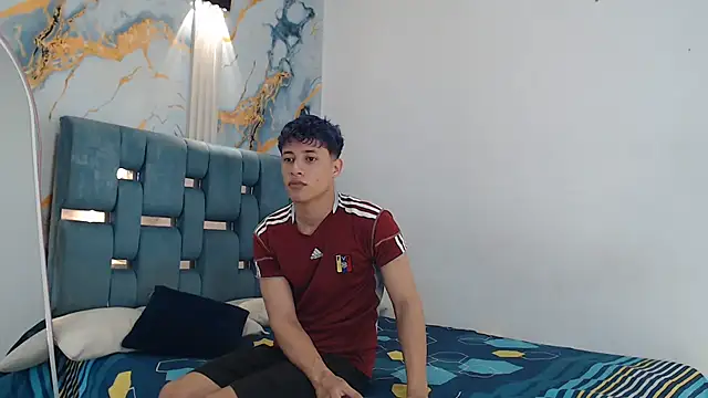 YOUNG GUYS1 online show from 02.08.26