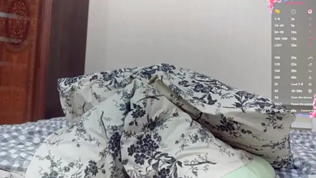 Snapshot of Shine_Luna chatting on 01.08.26 Shine Luna online show from 01.08.26