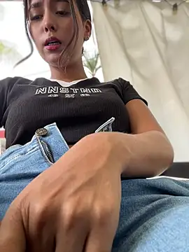 Valeria-escobar online show from 04.12.26