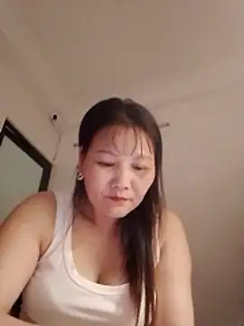 Snapshot of Cako-naka chatting on 02.24.26 Cako-naka online show from 02.24.26