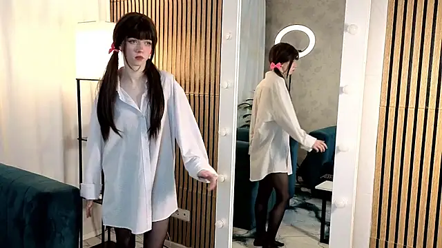 ViollaBloom online show from 02.15.26