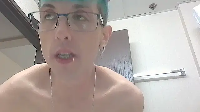 Snapshot of AskAveryAnything chatting on 02.25.26 AskAveryAnything online show from 02.25.26