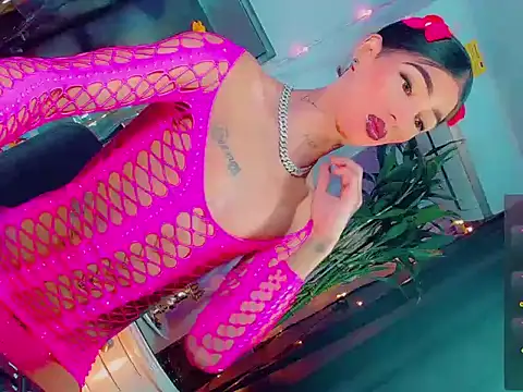 agathaferrer3 online show from 04.18.26