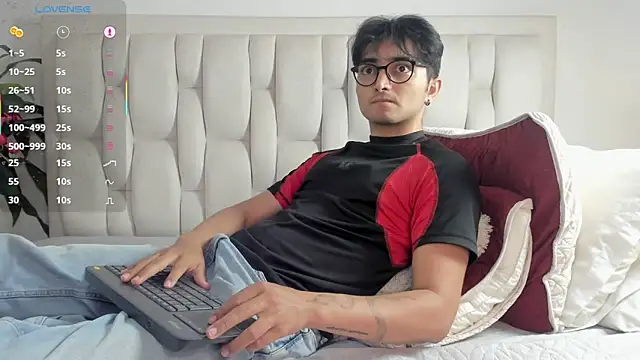 Snapshot of Archie_77 chatting on 01.06.26 Archie 77 online show from 01.06.26