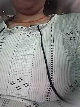 Snapshot of teena-11 chatting on 07.27.26 teena-11 online show from 07.27.26