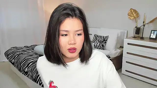 Brunette Charm online show from 02.19.26