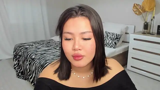 Brunette Charm online show from 04.10.26