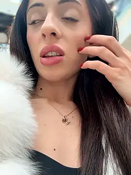 YeaLina online show from 01.08.26