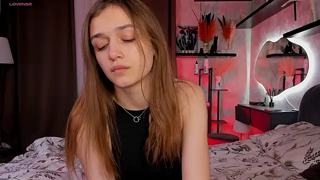 Snapshot of MarinaPoppenhagen chatting on 01.14.26 MarinaPoppenhagen online show from 01.14.26