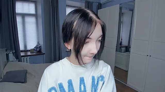 Snapshot of JanettVeld chatting on 12.22.25 JanettVeld online show from 12.22.25