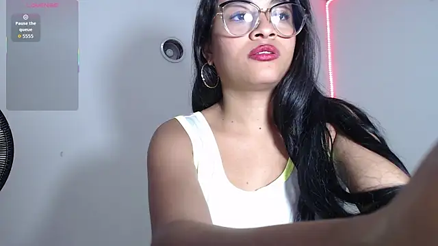 DAFNNEE HOT online show from 12.19.25