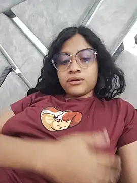 Snapshot of DAFNNEE_HOT chatting on 06.03.26 DAFNNEE HOT online show from 06.03.26