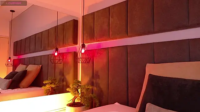 luna blannco online show from 02.19.26