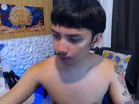 Snapshot of dylan_hardfucker chatting on 12.17.25 dylan hardfucker online show from 12.17.25