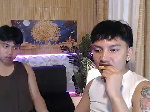 Snapshot of dylan_hardfucker chatting on 12.22.25 dylan hardfucker online show from 12.22.25