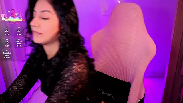 chloebum  online show from 04.04.26