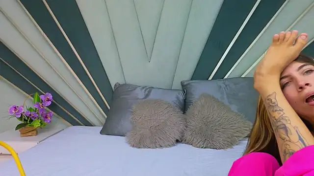 DulceeEsmeralda online show from 03.04.26