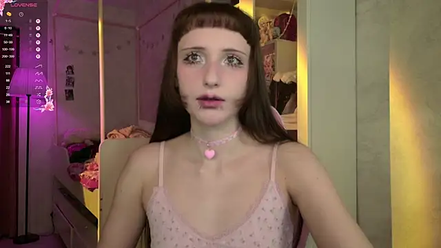 Snapshot of MiraJades chatting on 05.16.26 MiraJades online show from 05.16.26